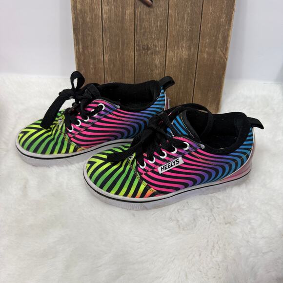 Heelys PRO 20 Women's Size 1 PRINTS BLACK RAINBOW Zebra Print Skate Rolling Shoe - Picture 1 of 8